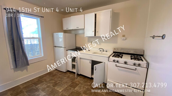 Building Photo - 944 15th St