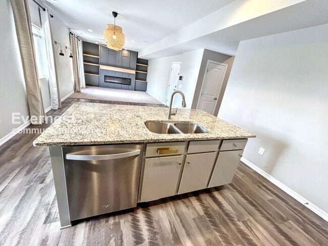 Foto del edificio - 6047 Mumford Dr.