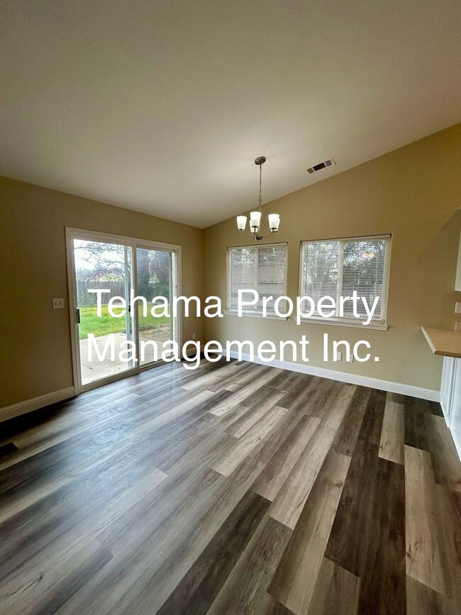 Foto del edificio - Updated 3 bedroom 2 bathroom in Cottonwood...