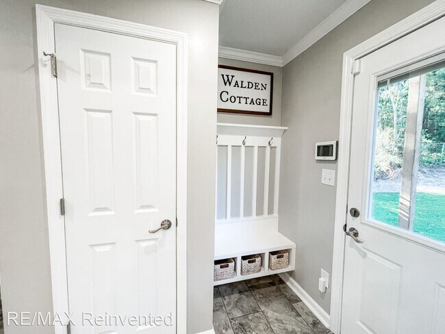 Building Photo - 3 br, 1.5 bath House - 2305 Walden Drive