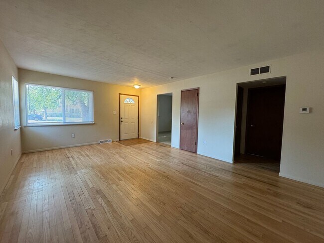 Building Photo - Cozy 2 Bedroom Duplex in Central Fort Collins