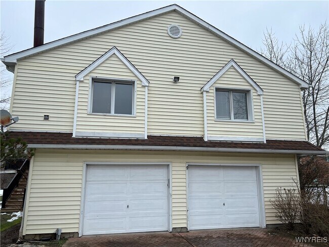 Building Photo - 800 French Rd