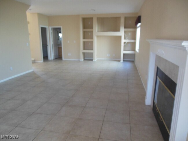 Foto del edificio - 9891 Sierra Canyon Way