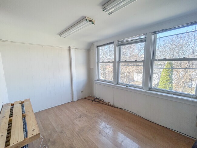 Building Photo - 4874 N Kilpatrick Ave
