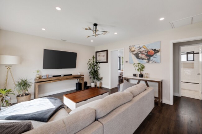 Foto del edificio - 6037 Candlewood St