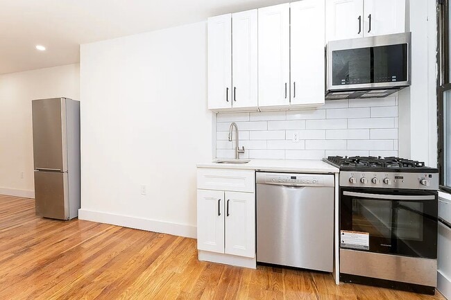 Building Photo - 345 8th Ave