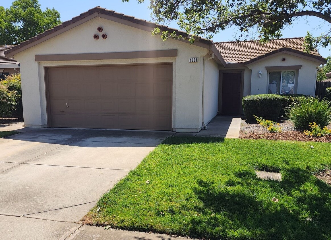 Building Photo - 4301 Aubergine Way