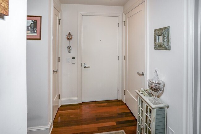 Foto del edificio - In Town Living - Right in Morristown's Center