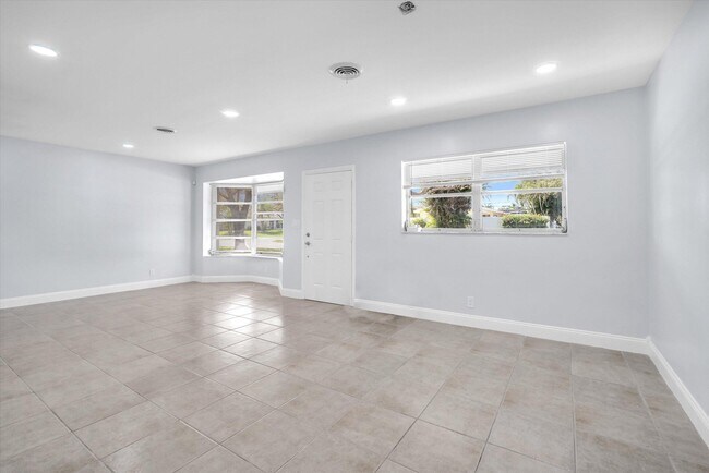 Foto del edificio - 3400 NE 5th Ave