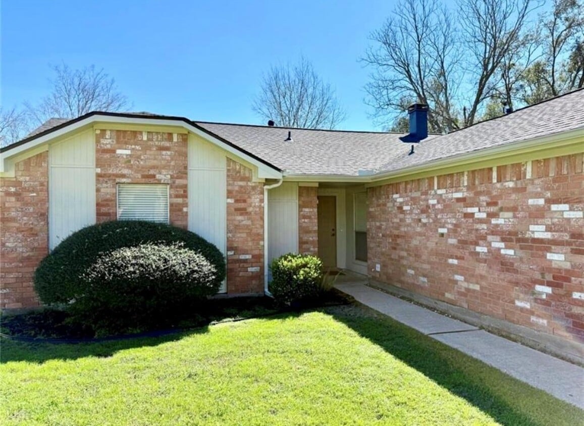 Primary Photo - 1403 Valley Landing Dr