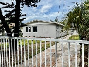 Building Photo - 524 NW 21st Terrace