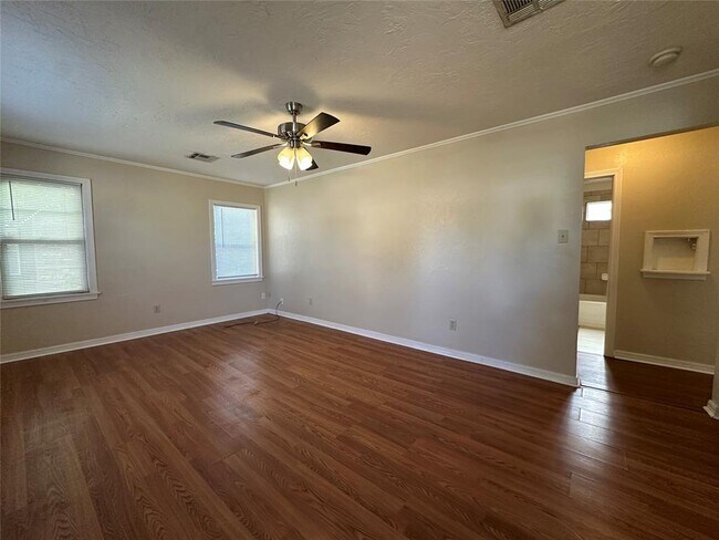 Foto del edificio - 110 E Dale St