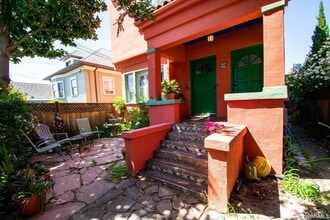 Building Photo - 650 65th St