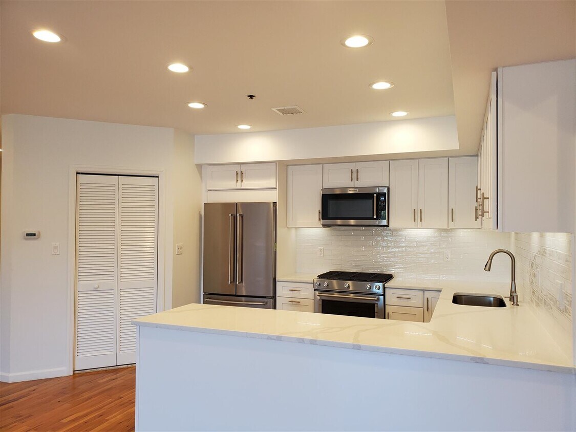 Foto principal - 536 Grand St