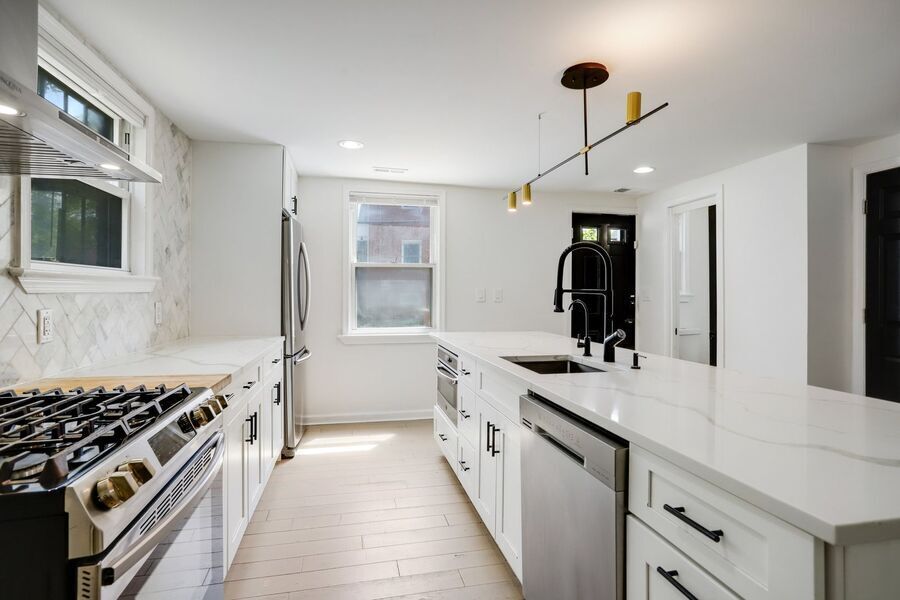 Foto principal - 1800 18th St SE