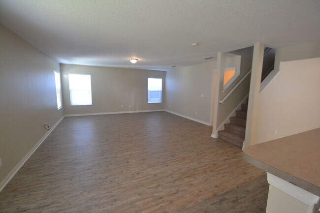Building Photo - 747 Flower Fields Ln