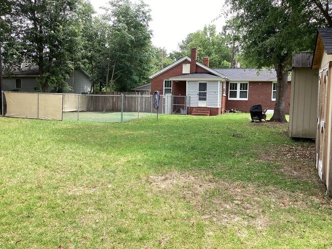 Building Photo - 3 bed 1 bath brick house In the Avenues