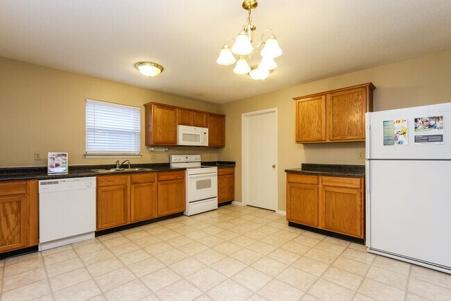 Building Photo - 2155 Summer Breeze Way
