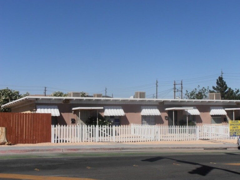 Foto principal - 1301 E Ogden Ave