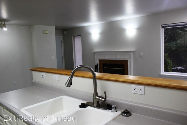 Foto del edificio - 4850 Glacier Hwy