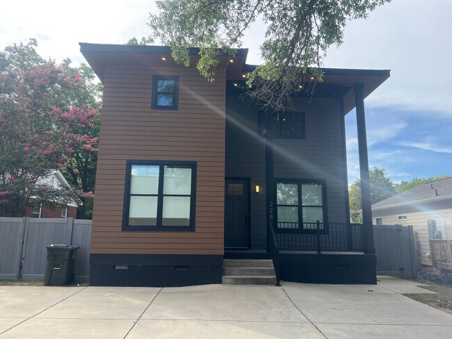 Foto del edificio - Room in Single Family Home on Pursley St