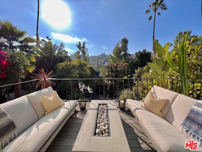 Foto del edificio - 6758 Milner Rd