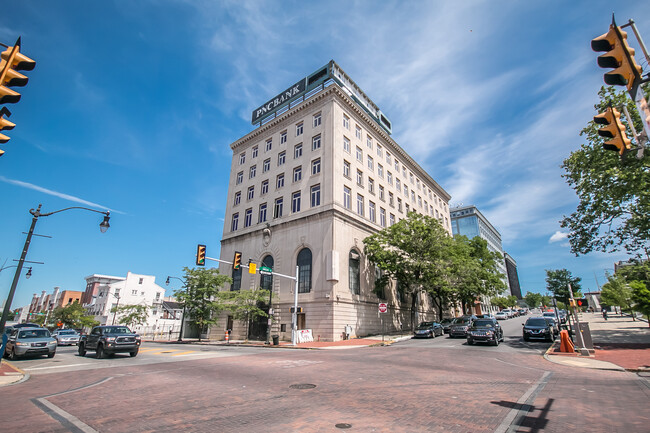 Building Photo - 9 W Main St