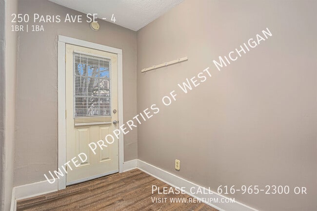 Building Photo - Available Now | 1 Bedroom, 1 Bathroom Uppe...