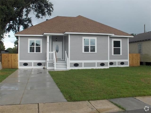 Building Photo - 83 Lacoste Dr