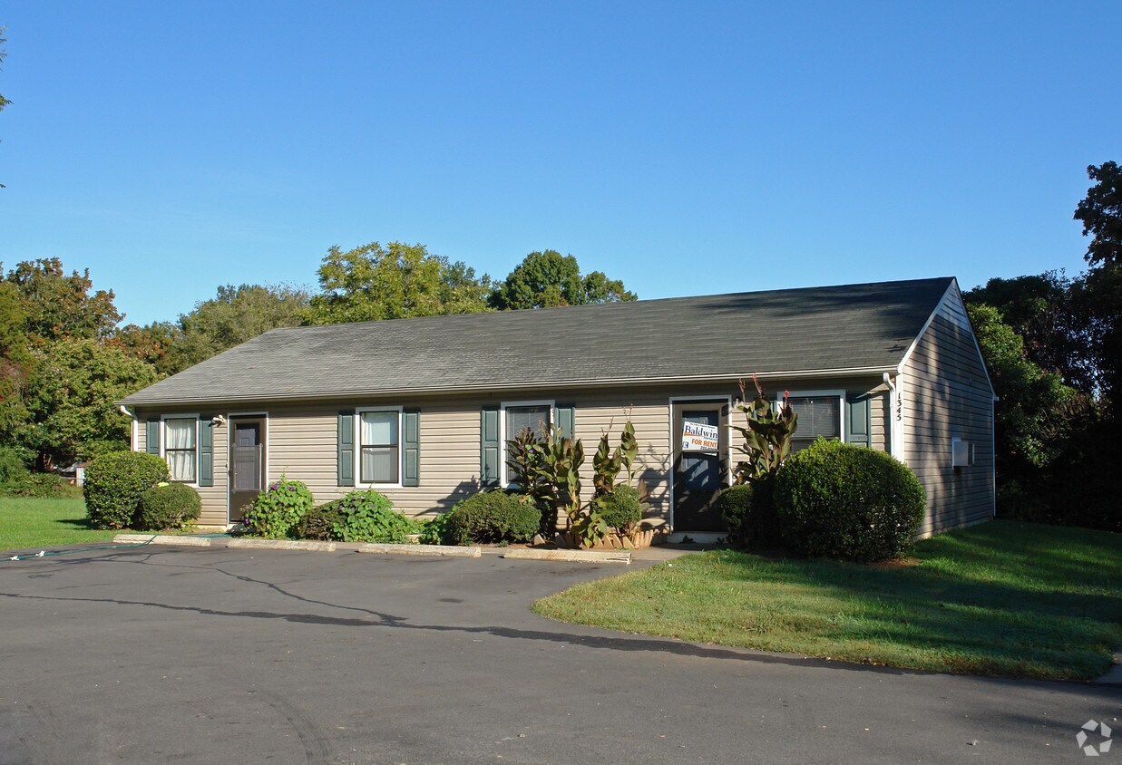Foto principal - 1345 Waughtown St