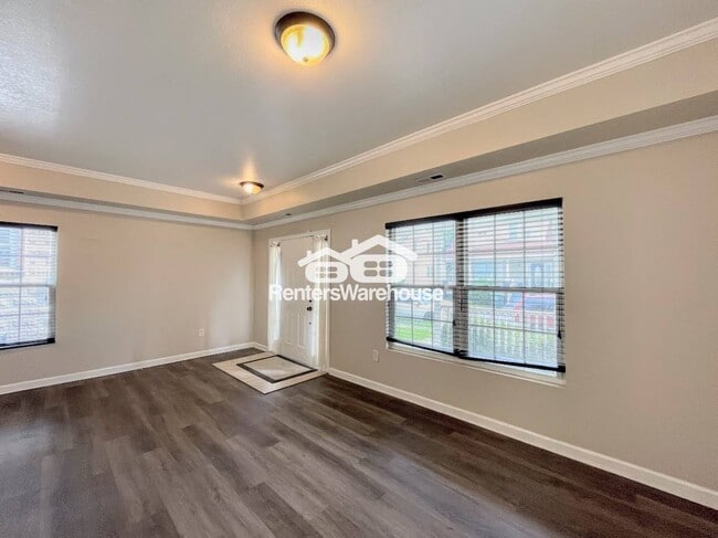 Building Photo - 1013 Mapole Ave