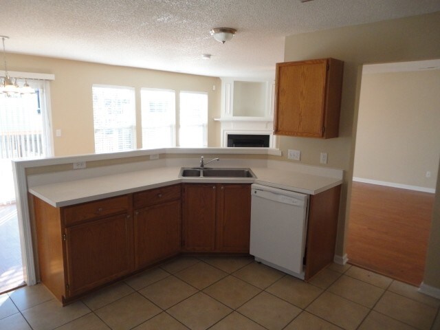 Foto del edificio - 4400 Crowfield Dr