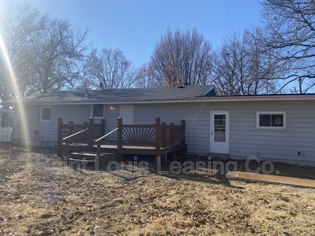 Building Photo - 48 Wayside Dr