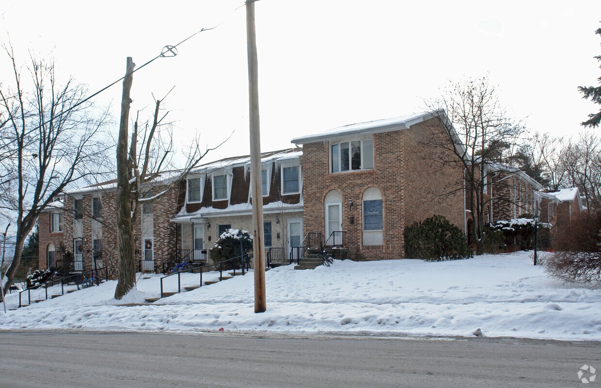Primary Photo - Westbriar Townhomes