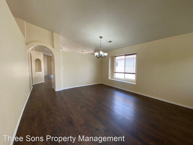 Building Photo - 705 Morning Meadows Dr