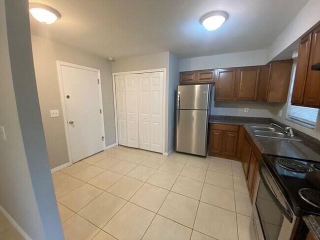 Foto del edificio - 2 Bedroom 2 Bath Duplex in Historic Downtown Orlando for RENT!