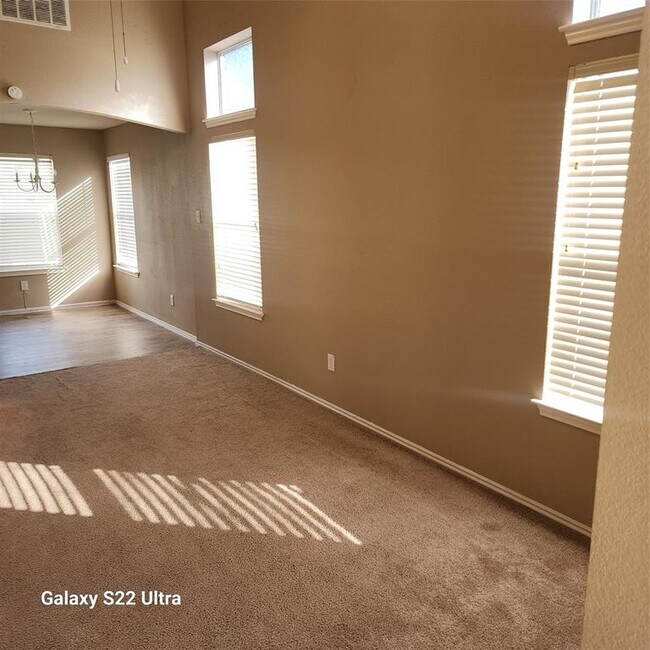 Foto del edificio - 2341 Bluffstone Dr