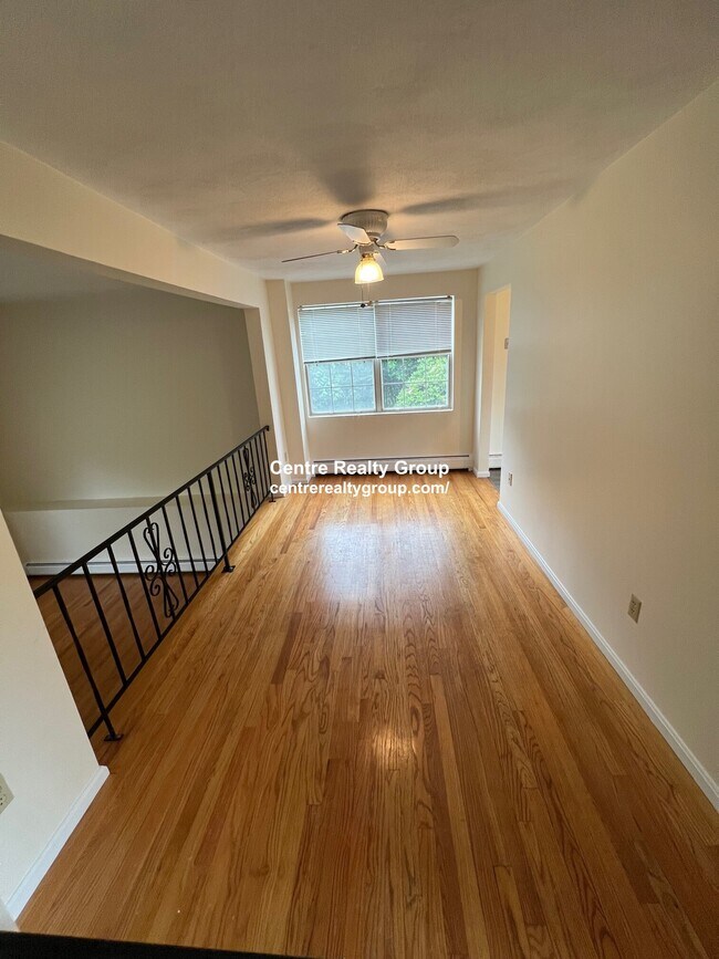 Building Photo - 28 Rustic St