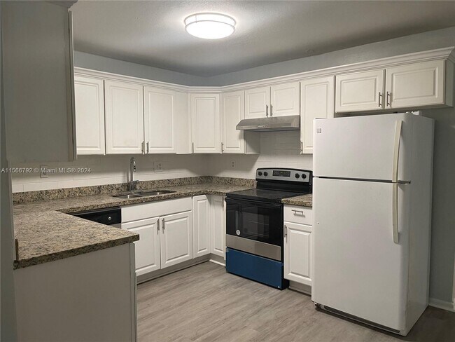 Building Photo - 4102 NW 79th Ave
