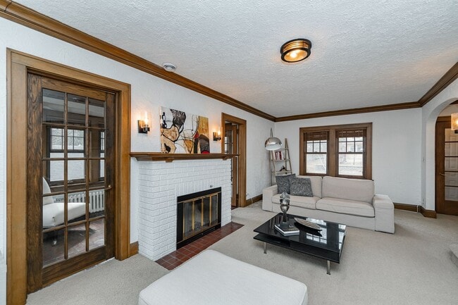 Building Photo - 3 Bed, 1.5 Bath Home for Rent – Historic S...