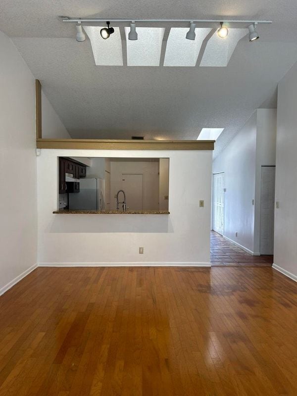 Building Photo - 22682 Vistawood Way
