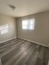 Building Photo - 327 Marquis Ave