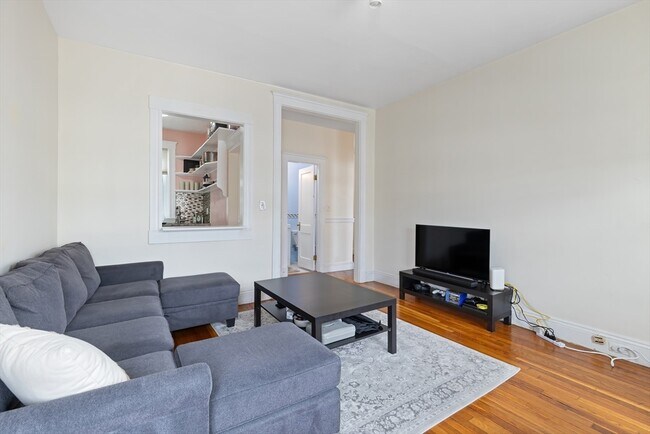 Foto del edificio - 1568 Commonwealth Ave