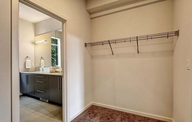 Foto del edificio - 3bd/2ba Seattle Fourplex
