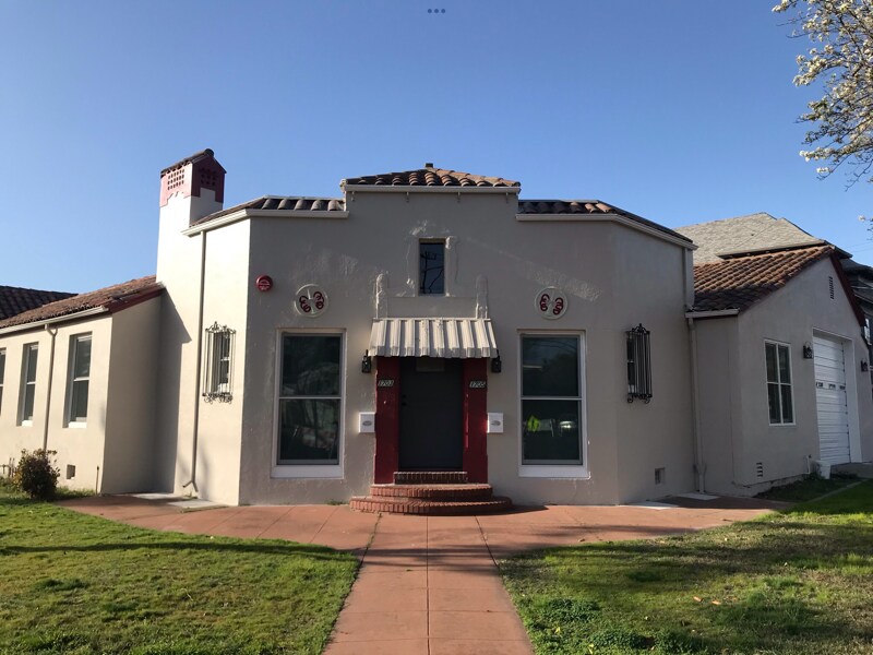 Primary Photo - 1705 Grand St