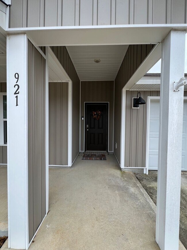 Foto del edificio - Modern 4 Bedroom