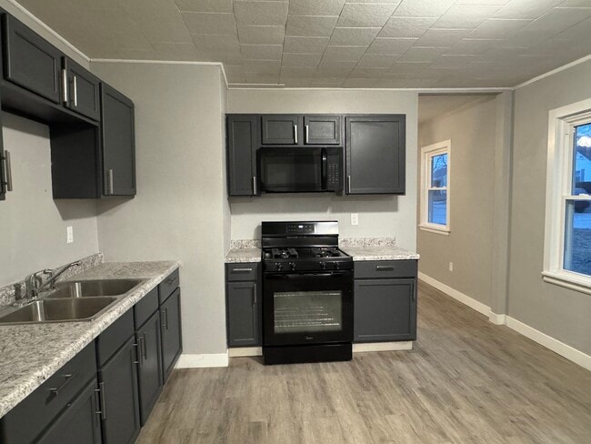 Foto del edificio - 3878 Johnson Ave