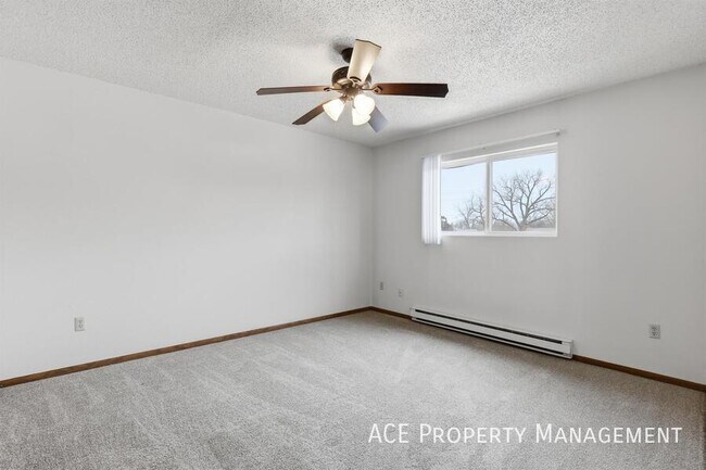 Foto del edificio - 705 Dakota Dr