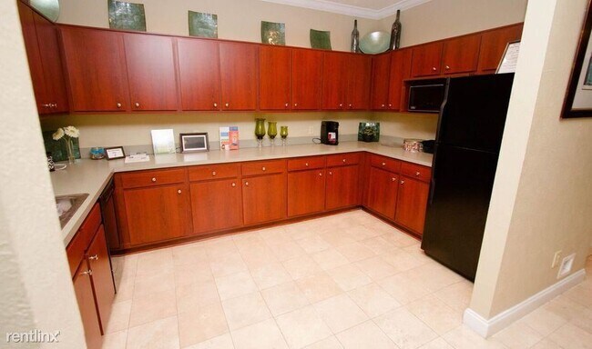 Building Photo - 2 br, 1.5 bath Condo - 15240 Old Galveston...