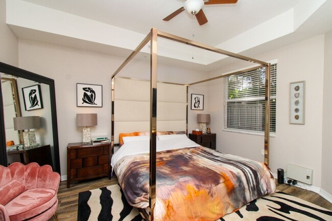 Foto del edificio - 1355 Mariposa Cir